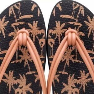 Ipanema Elo Black Print flip-flops. Made in Brazil.